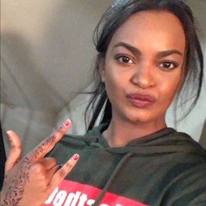 Meet your Posher, Rabia